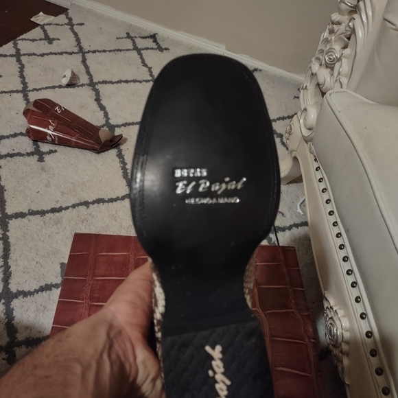 Boots - Picture 3 of 3